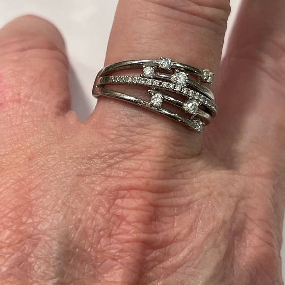 Scattered MOISSANITE BLING ring! 925 & Triple Rhodium Plated. Color D, VVS1 - Picture 4 of 7